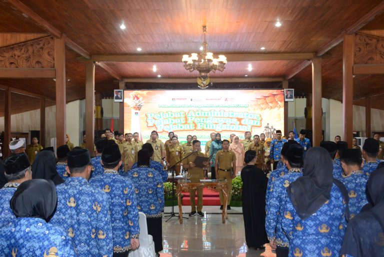 Pemkab Cilacap Lantik 261 Pejabat: Tegaskan Tanpa Jual Beli Jabatan