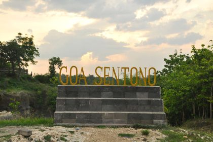 Wisata Goa Sentono